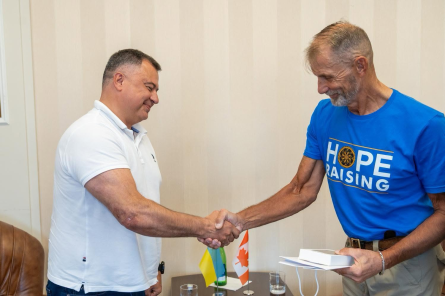 Амбасадор надії: канадський ветеран Джейкоб Кепка зустрівся з очільником Тернопільської ОВА Тарасом Пастухом
