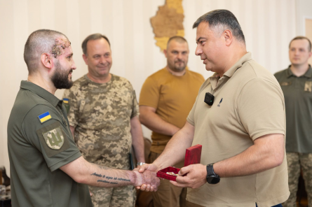 Люди, які тримають небо: бойовий шлях і висока нагорода воїна 105-ї бригади Михайла Дерлиці