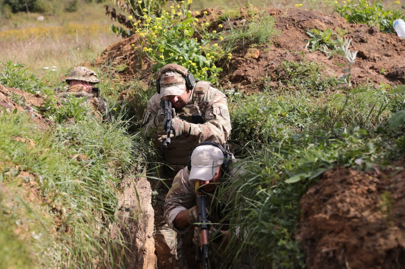 Фото без опису