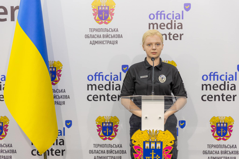 На фото - оперуповноважений  відділу протидії кіберзлочинам в Тернопільській області Департаменту кіберполіції Національної поліції України Софія Цезарук